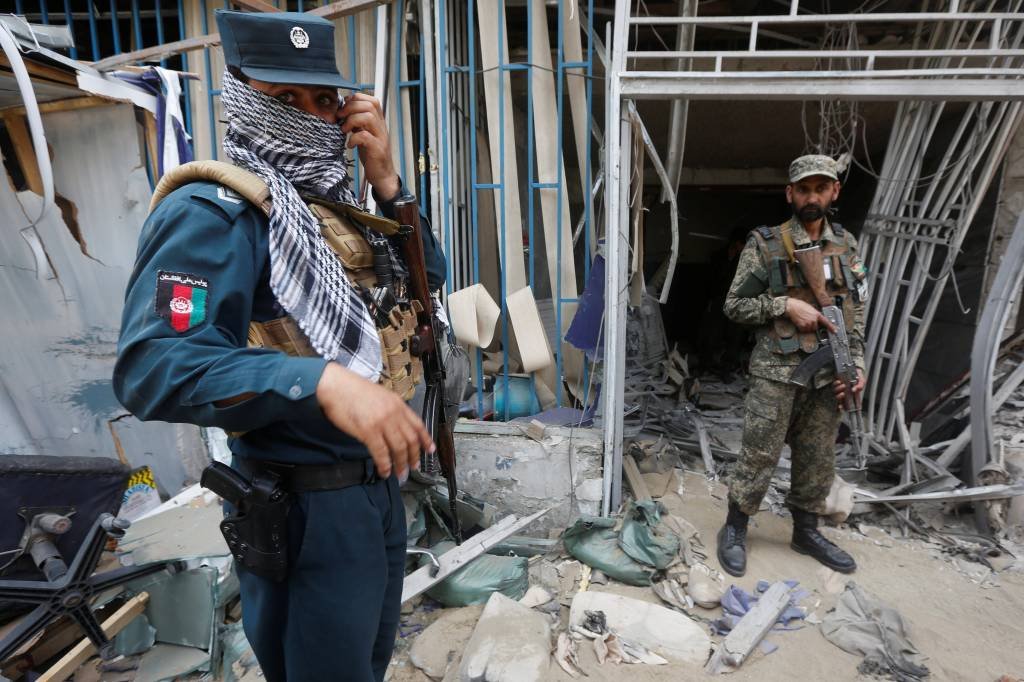 Bombardeio americano deixa 10 civis mortos no Afeganistão