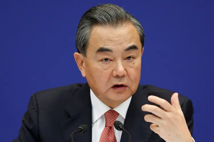 Wang Yi: o ministro prometeu que seu país dará "a resposta necessária para o último lançamento de míssil" (China Daily/Reuters)