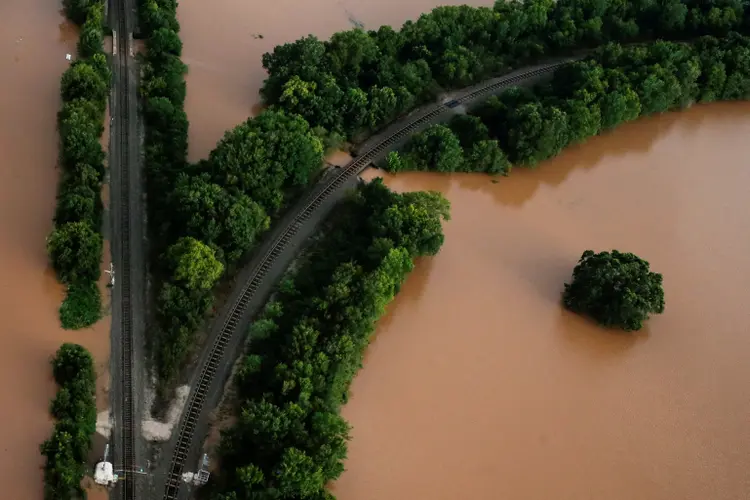 Tempestade Harvey: graves inundações têm sido causadas após a passagem do furacão (Adrees Latif/Reuters)