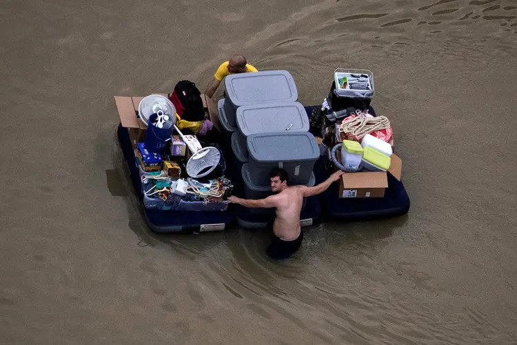 Enchentes após a passagem do furacão Harvey (Adrees Latif/Reuters)