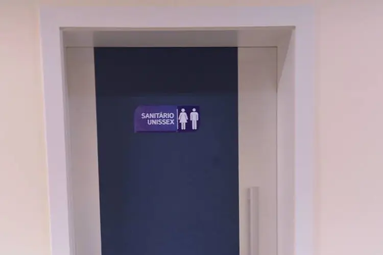 Banheiro Unissex: é um dos toaletes espalhados pelo campus (PUC-SP/Facebook/Reprodução)