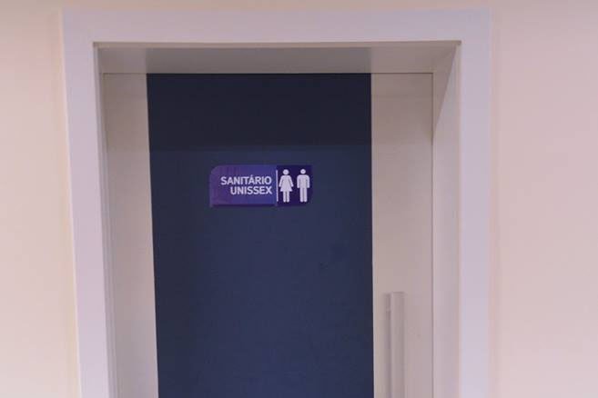PUC-SP abre banheiro unissex para público em geral