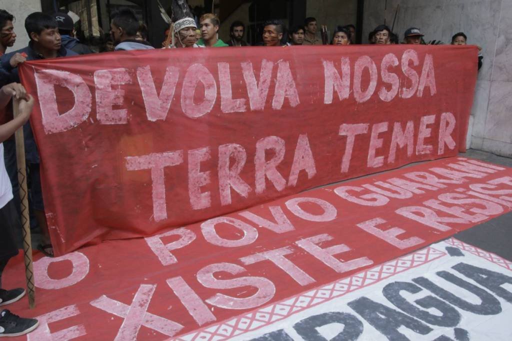 Indígenas ocupam sede da Presidência na Avenida Paulista