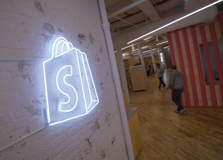 Shopify: seu valor de mercado chega a US$10 bilhões — praticamente igual ao de Twitter e Square (Kevin Van Paassen/Bloomberg)