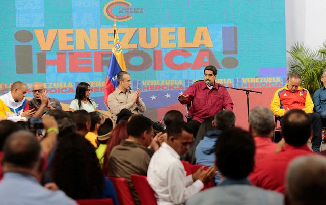 Maduro: hoje é dia de ele tomar o último reduto da oposição (Miraflores/Reuters)