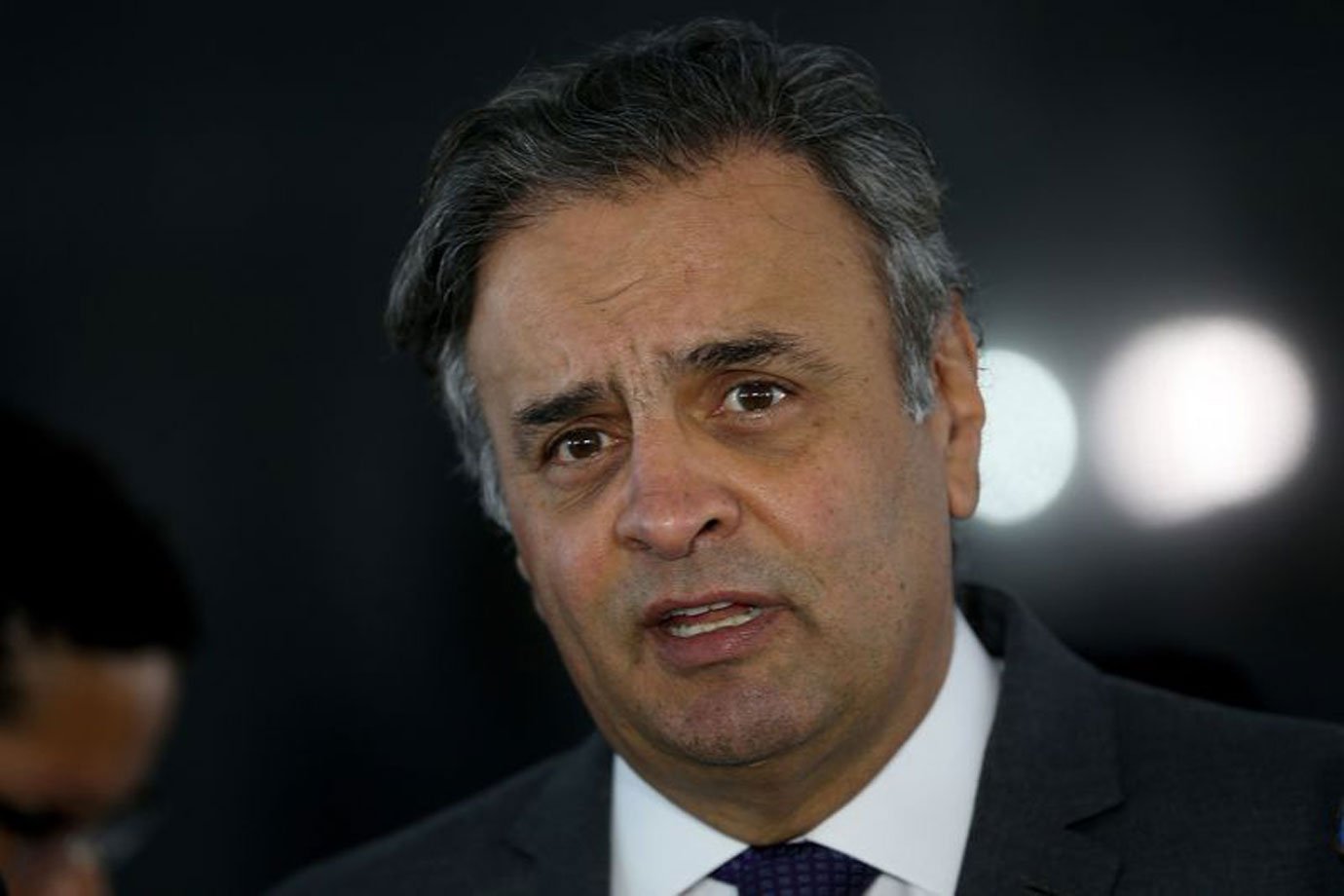 Aécio escreve carta pedindo revogação de medidas cautelares