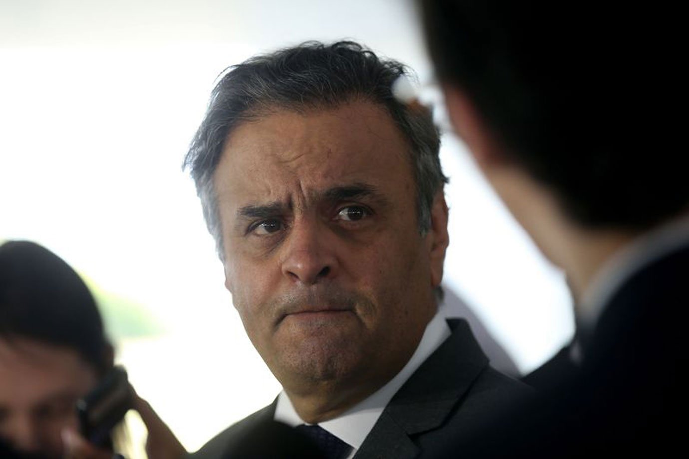 PT recua e defende adiar votação que pode beneficiar Aécio