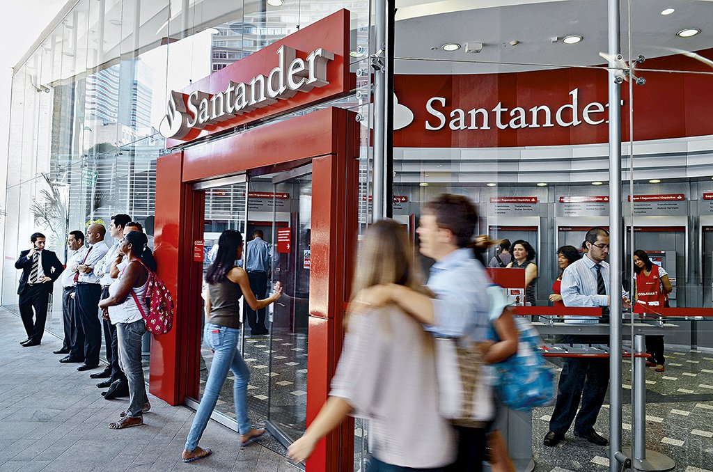 Santander amplia prazo de pagamento de empréstimos para seis anos 