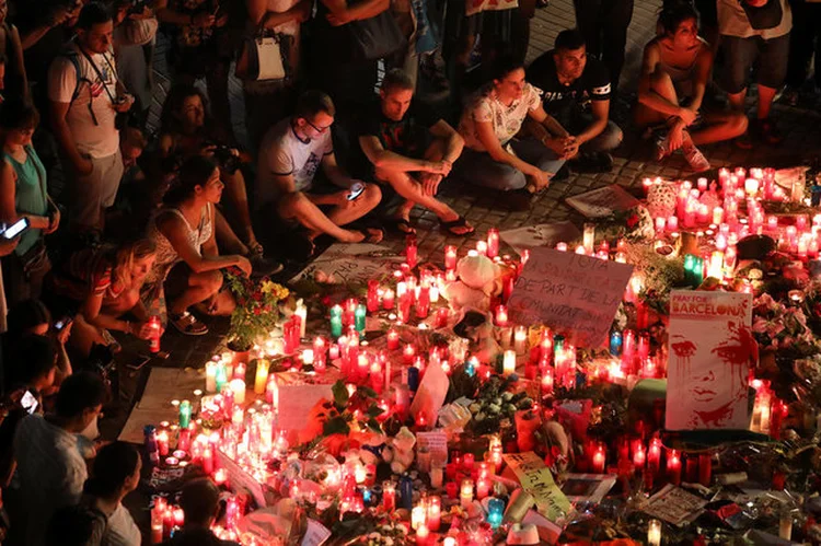 Homenagens em Barcelona: ataque reacendeu debate sobre independência da Catalunha (Sergio Perez/Reuters)