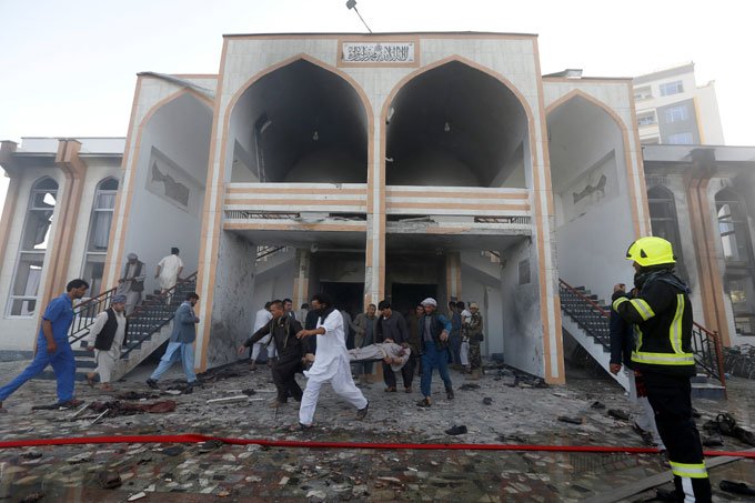 Sobe para 20 os mortos no ataque contra mesquita em Cabul