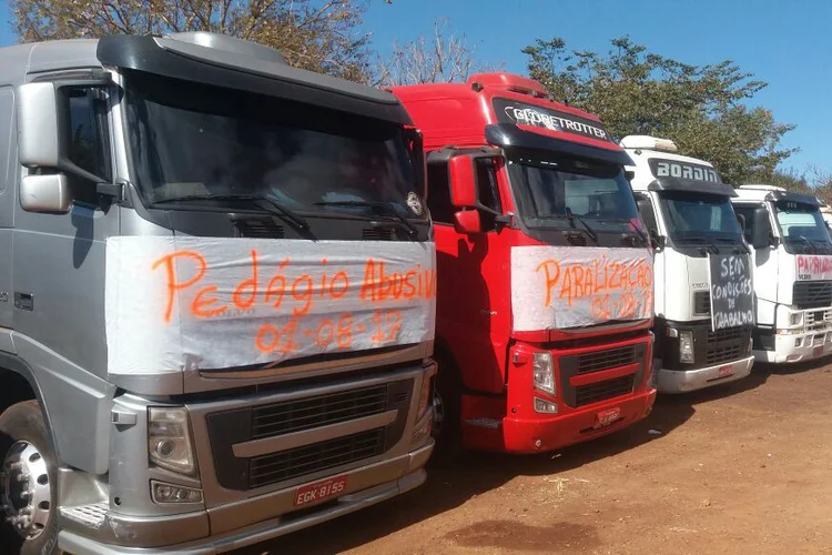 Caminhoneiros: ainda não sabem quantas rodovias serão paralisadas no país (Manifestação dos Caminhoneiros do ES/Facebook/Reprodução)