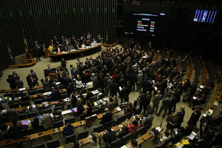 Câmara dos Deputados: comissão aprovou na última semana o texto base do relator, mas incluíram na proposta o voto majoritário, conhecido como distritão (Wilson Dias/Agência Brasil)