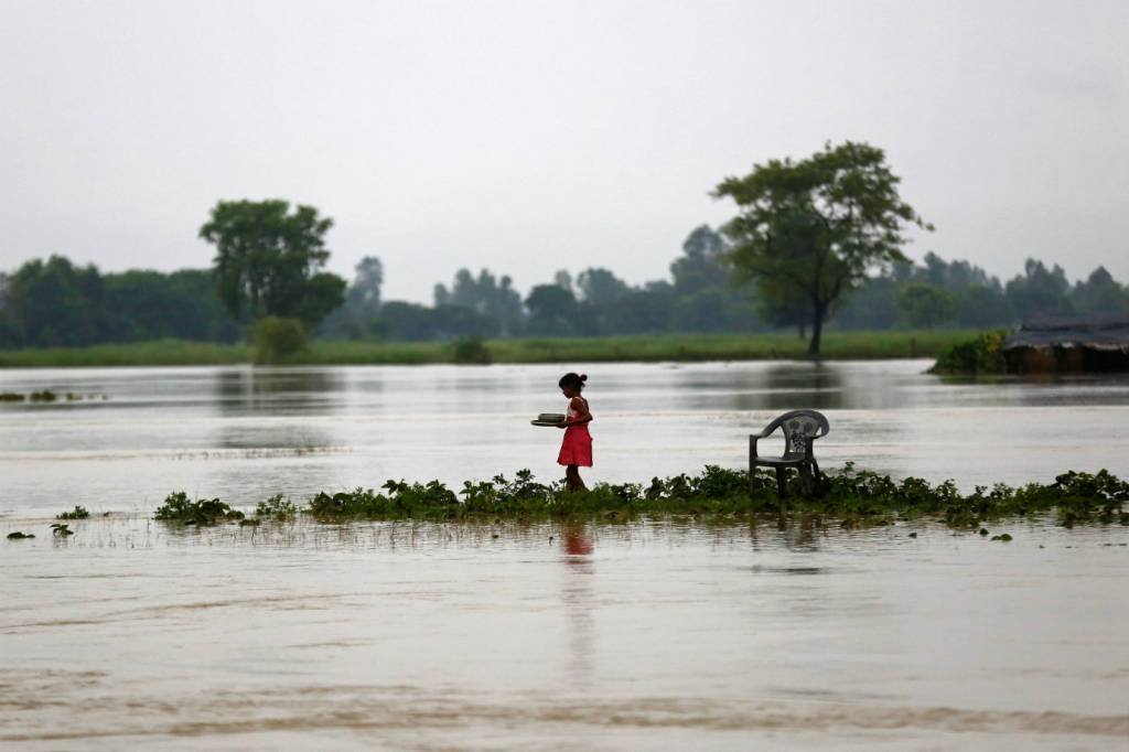 Chuvas torrenciais no Himalaia matam quase 70 no Nepal e na Índia