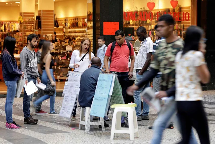 Comércio: expectativas em pesquisa da Reuters era de avanços de 0,7% na comparação mensal e de 2,35% sobre um ano antes (Paulo Whitaker/Reuters)