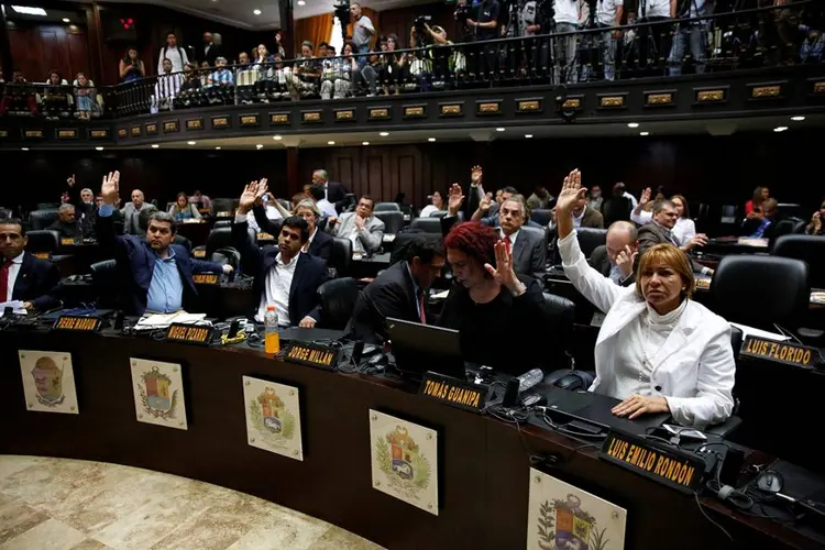 VENEZUELA: Constituinte, eleita para reformar a atual Constituição do país, tomou posse do Legislativo (Carlos Garcia Rawlins/Reuters)