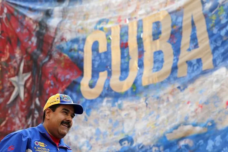 Maduro: a Venezuela é o mais importante aliado político e econômico de Cuba, país que manifesta forte apoio a Maduro enquanto atravessa uma severa crise política (Jorge Silva/Reuters)