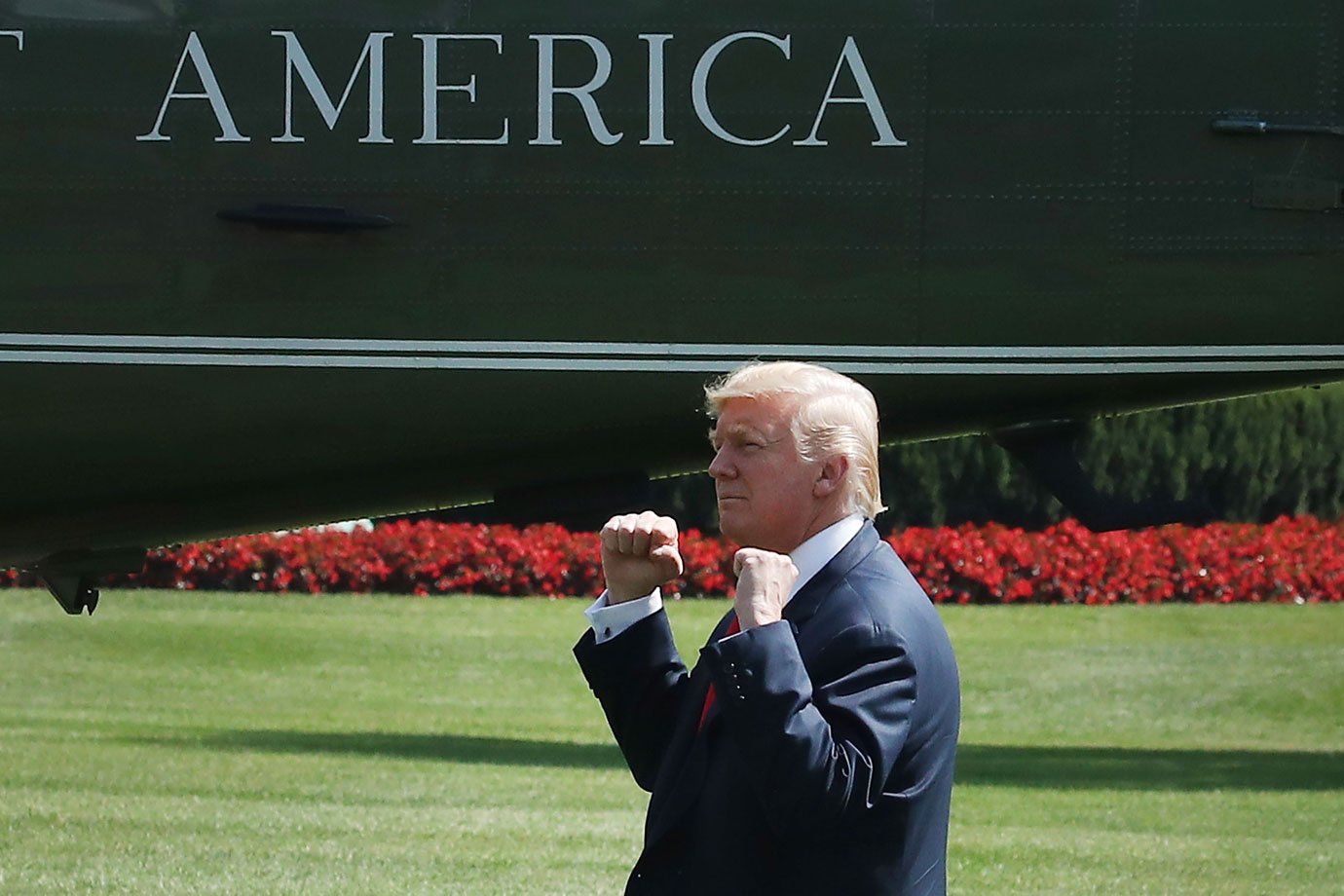 Trump promete doar US$ 1 milhão para vítimas do Harvey