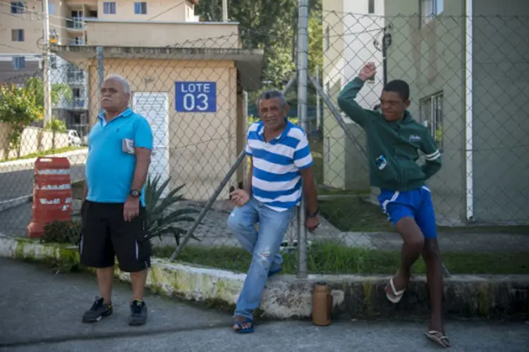 Olimpíada: as famílias não tiveram escolhas na hora de saírem de suas casas (Mauro Pimentel/AFP)
