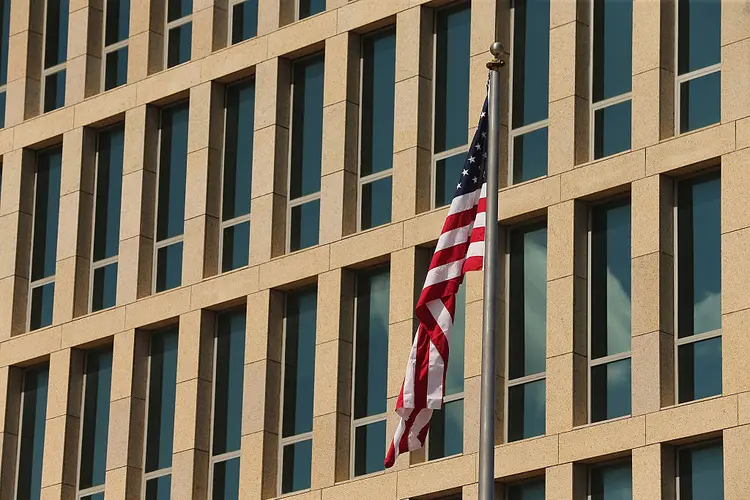 Embaixada Americana: pelo menos dois diplomatas americanos tiveram que retornar a seu país após terem sofrido "um ataque acústico" (Chip Somodevilla/Getty Images)