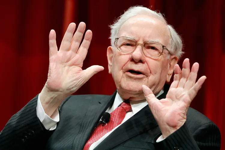 Warren Buffett é considerado por muitos um investidor de sucesso inspirador (Paul Morigi/Bloomberg)