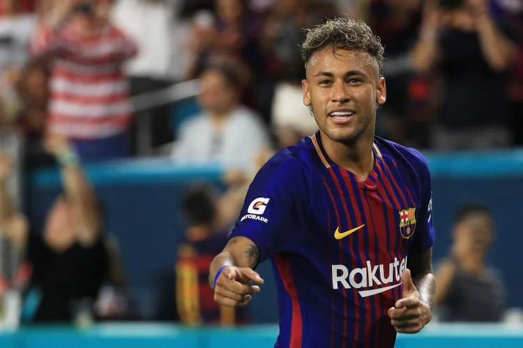 Neymar: clube catalão confirmou em comunicado o pagamento feito diretamente pelos representantes do jogador (Mike Ehrmann/Getty Images)