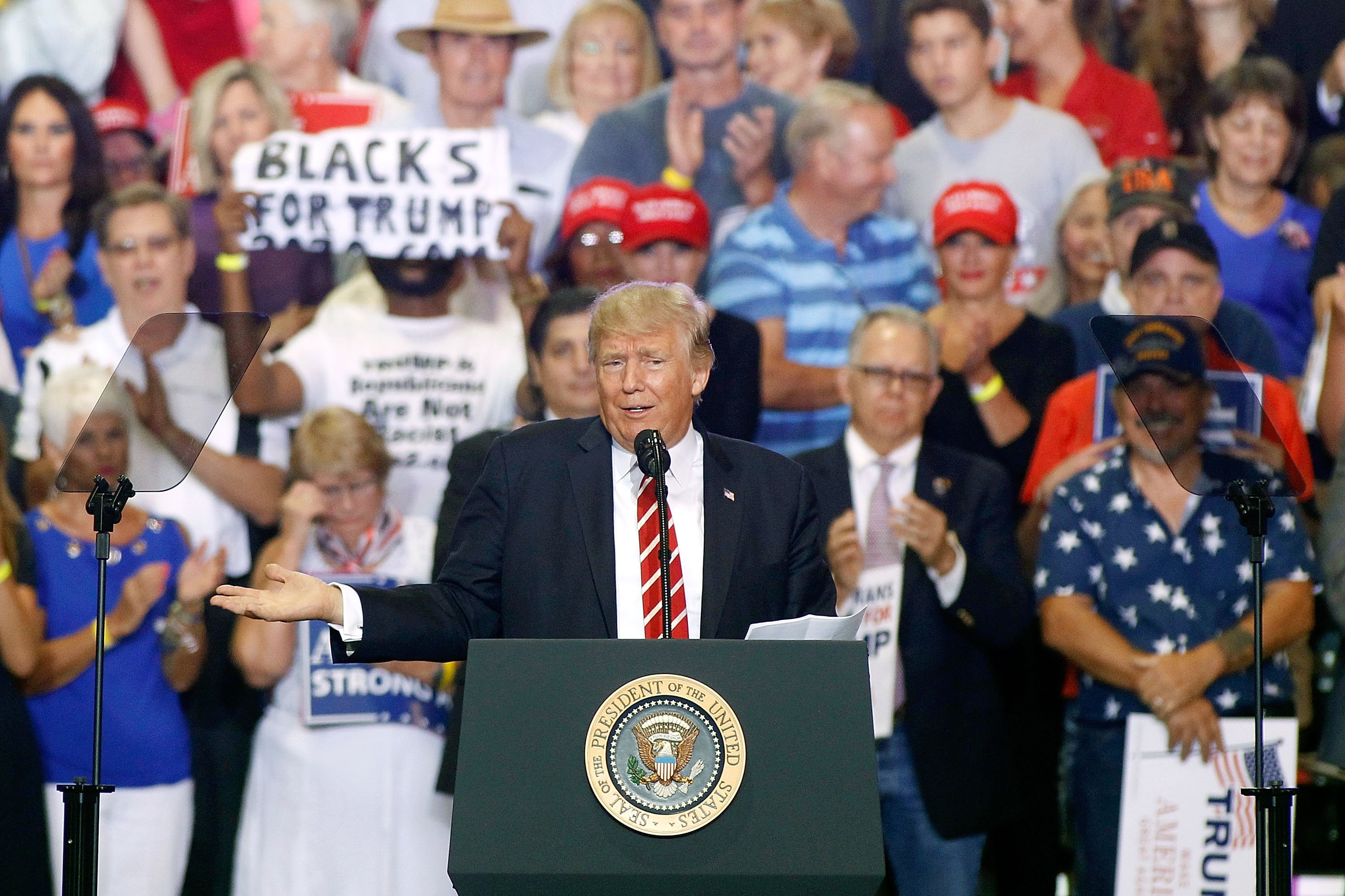 Trump evidencia desejo de erguer muro na fronteira sul