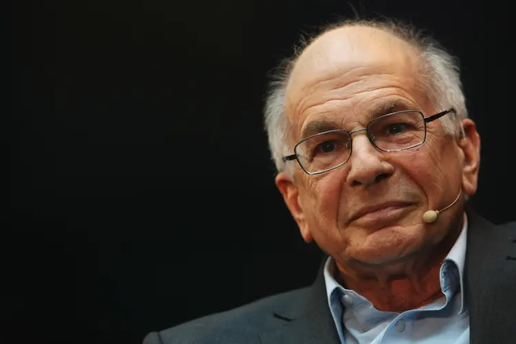 Daniel Kahneman, sobre investidores: “é como um jogo, sabemos que não dominamos as condições, mas insistimos em jogar” (Foto/Getty Images)