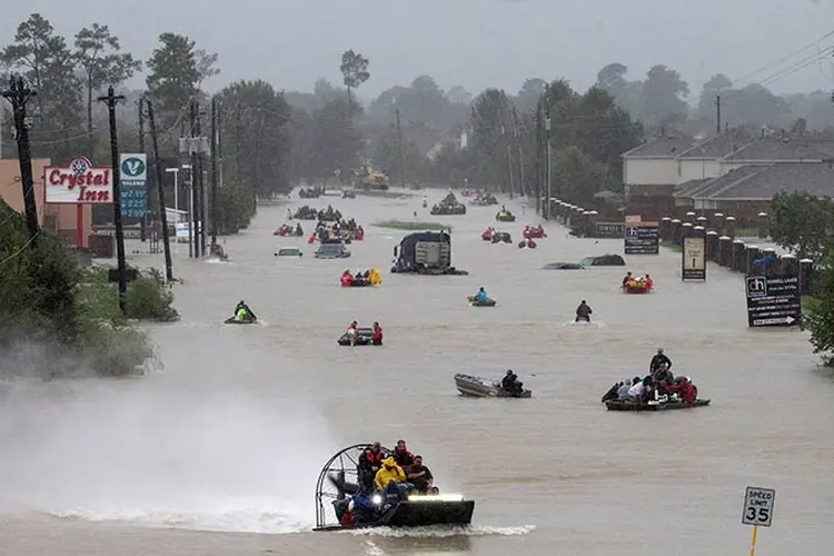 Harvey: cerca de 190 mil casas foram danificadas e outras 13.500 foram destruídas (ADREES LATIF/Reuters)