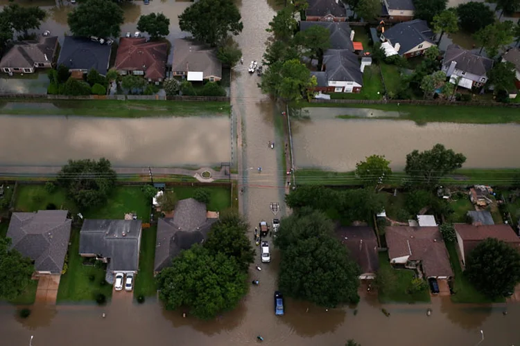 Tempestade: oficialmente, o Harvey deixou dez mortos, embora as autoridades considerem que outros 23 óbitos "estejam potencialmente ligados" a sua passagem (Adrees Latif/Reuters)