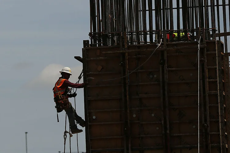 Construção em Houston, no Texas: desemprego nos EUA está em baixa histórica (Spencer Platt/Getty Images)