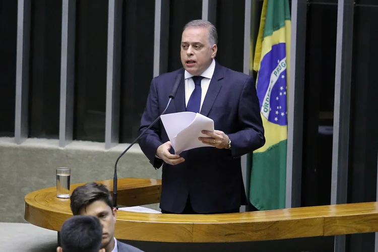 Paulo Abi-Ackel: em seu parecer lido no plenário, o tucano usou a maior parte do tempo para defender o governo Michel Temer (Antonio Augusto / Câmara dos Deputados/Agência Câmara)