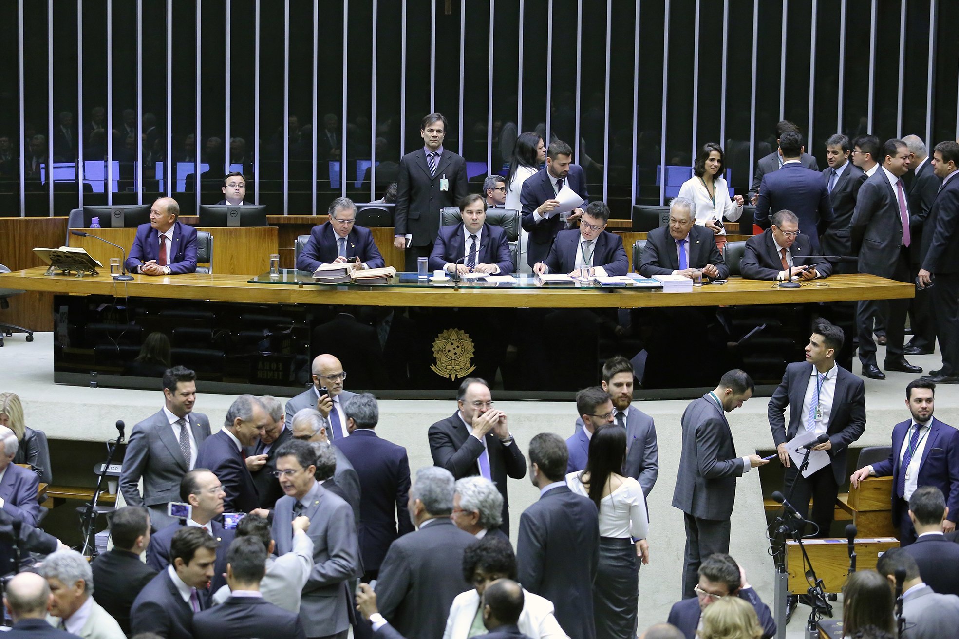 Sessão da Câmara termina e contagem de quórum é reiniciada