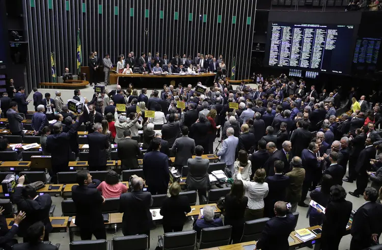 Câmara dos Deputados: aprovou mudança no texto original da reforma política por 17 votos a 15 (Gilmar Felix/Agência Câmara)