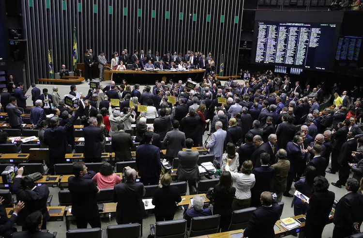 Câmara dos Deputados: aprovou mudança no texto original da reforma política por 17 votos a 15 (Gilmar Felix/Agência Câmara)