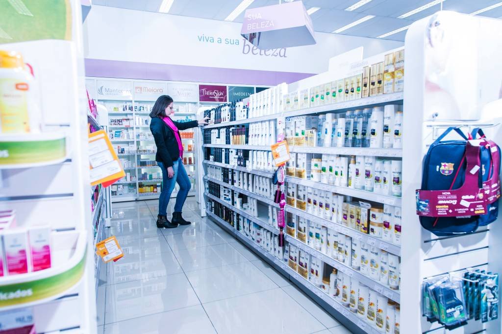 Raia Drogasil vai elevar abertura de lojas em 20% em 2018 e 2019