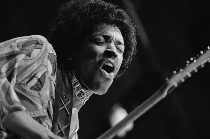 Dedicatória rara de Jimi Hendrix será leiloada por 2 mil libras