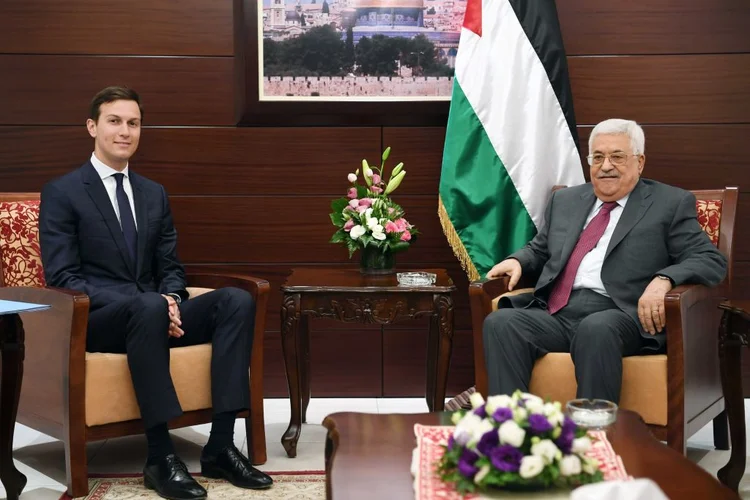 Kushner e Abbas: falta de definição dos planos americanos no Oriente Médio preocupa a Autoridade Palestina em Ramallah (haer Ghanaim/PPO via Getty Images/Getty Images)