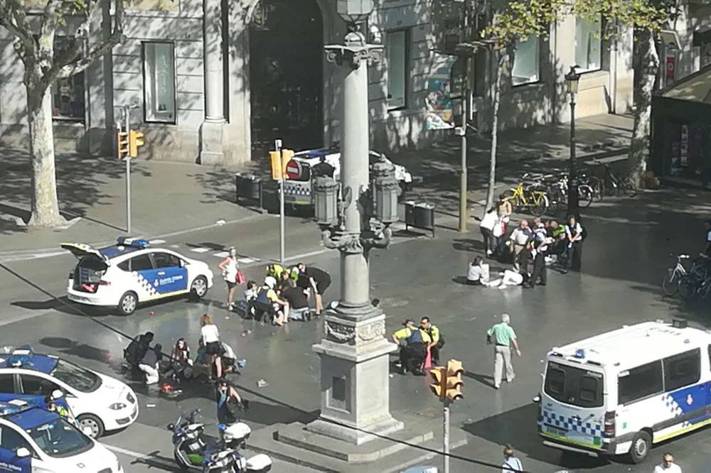Ataques na Espanha deixaram 130 feridos, diz porta-voz