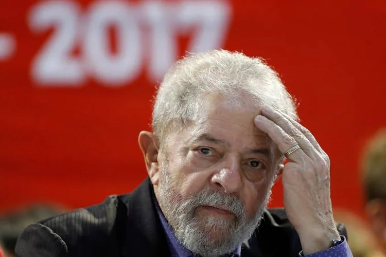 Lula: revista afirma que o ex-presidente recebeu dinheiro do ex-ditador Muamar Kadafi (Leonardo Benassatto/Reuters)