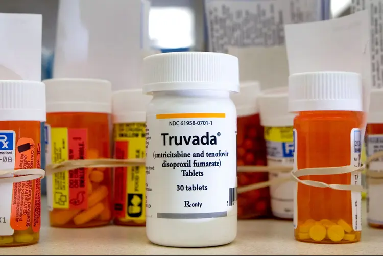 Truvada: pela 1ª vez, mais da metade das pessoas que vivem com HIV está em tratamento para suprimir o vírus (JB Reed/Bloomberg)