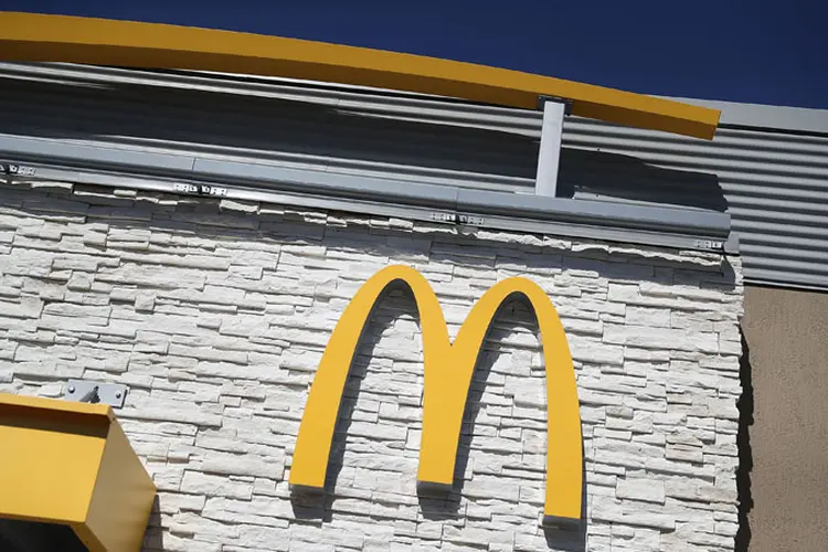 McDonald's: receita da companhia caiu de US$ 6,03 bilhões para US$ 5,34 bilhões (Joe Raedle/Getty Images)