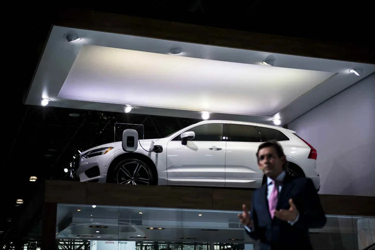Versão híbrida do Volvo XC60: a montadora anunciou que todos os seus carros serão híbridos ou elétricos em 2019 (Hilary Swift/The New York Times)
