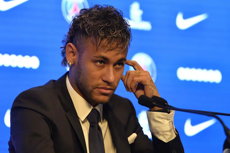 Neymar é contratado pelo PSG (Aurelien Meunier/Getty Images)