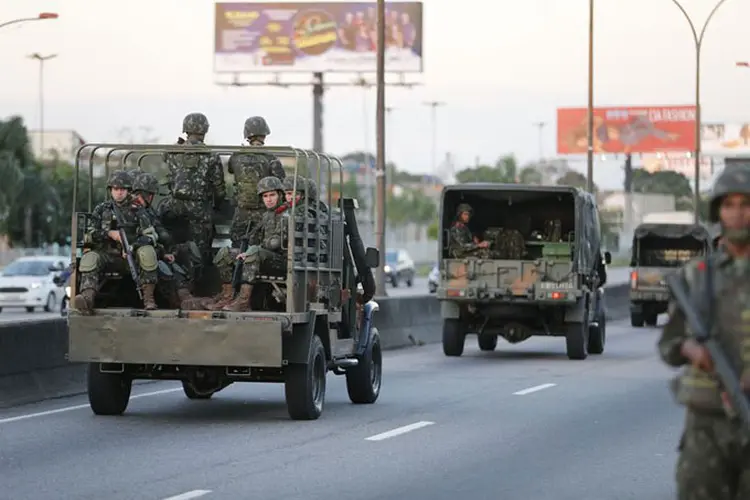 Rio de Janeiro: após o assalto do caminhão dos Correios, policiais militares chegaram a trocar tiros ontem (Fernando Frazão/Agência Brasil)