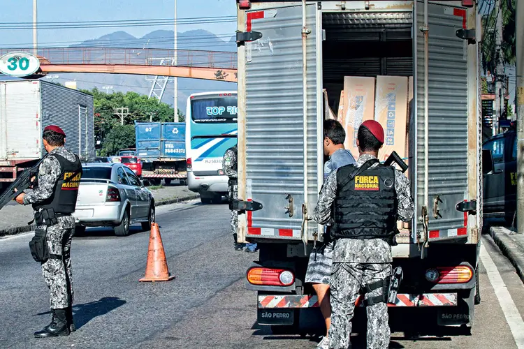 Rio de Janeiro: assessoria integrada do Plano Nacional de Segurança Pública informou que esta é apenas a primeira operação de um série que será realizada no Estado (José Lucena/Estadão Conteúdo)