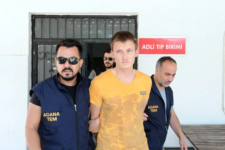 Renat Bakiev: o suspeito, detido em Adana, pediu ao EI - pelo aplicativo de mensagens criptografada Telegram -que lhe dessem 2.800 libras turcas (Dogan News Agency/Reuters)