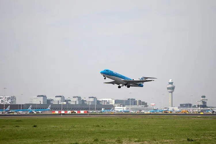 Aeroportos: o acordo estabelece que a Eneco fornecerá essa energia durante os próximos 15 anos (Amsterdam Airport Schiphol/Facebook/Divulgação)