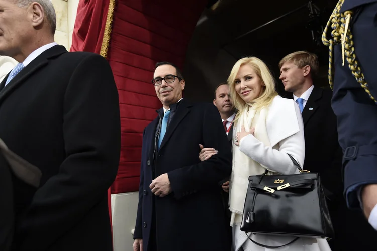 Louise Linton: o casal tinha acabado de voltar de uma viagem ao Kentucky (Saul Loeb - Pool/Getty Images)