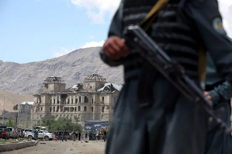 Talibã: os combates seguem em algumas partes do distrito de Anar-Darah e que reforços estão chegando para auxiliar a resposta ao ataque dos talibãs (Stringer/Getty Images)