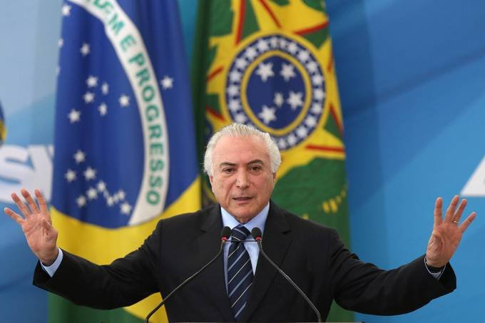 Câmara barra denúncia e livra Temer de entrar na mira do STF